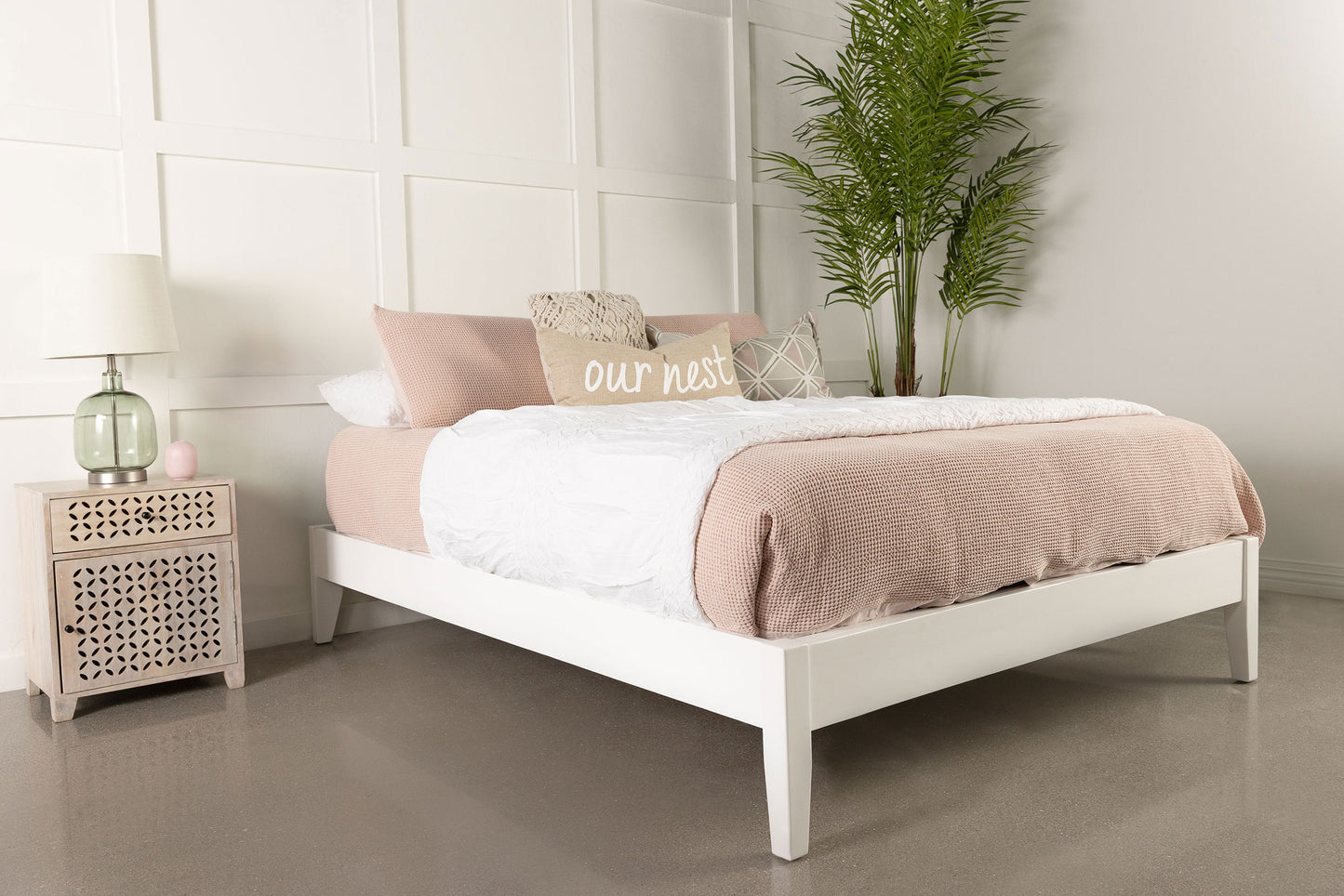 matyas queen universal platform bed whitewhite