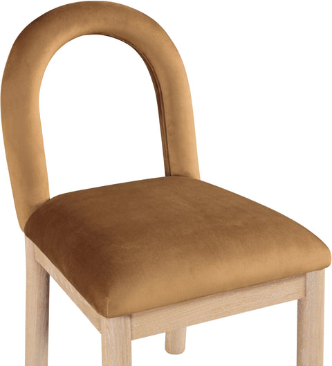Greer Saddle Velvet Upholstered Dining Chair , 1 Piece (Style 1)