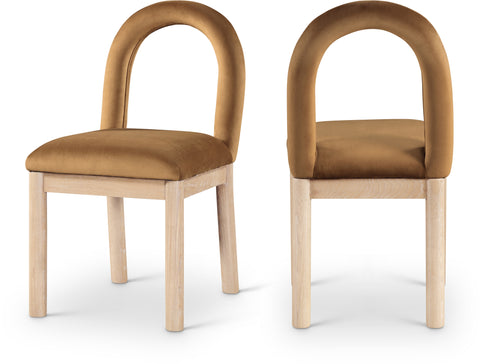 Greer Saddle Velvet Upholstered Dining Chair , 1 Piece (Style 1)