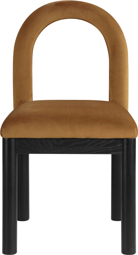 Greer Saddle Velvet Upholstered Dining Chair , 1 Piece (Style 2)