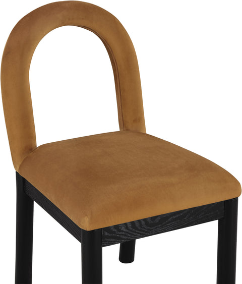 Greer Saddle Velvet Upholstered Dining Chair , 1 Piece (Style 2)