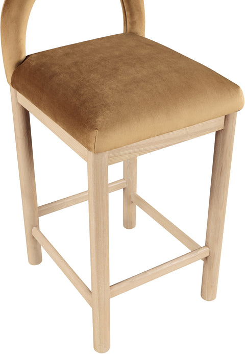 Greer Saddle Velvet Upholstered Counter Stool , 1 Piece (Style 1)