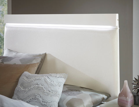 Centeroak (3)Queen Bed, LED Lighting