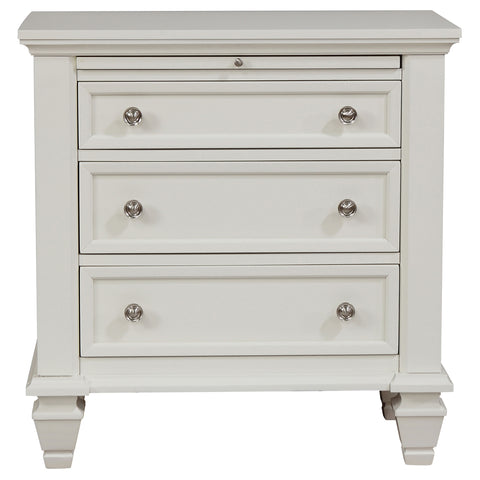 Elton Beach 4-piece Eastern King Bedroom Set Cream White
