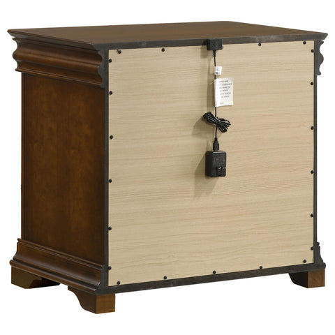 Kaelyn 4-piece Queen Bedroom Set Brown Cherry
