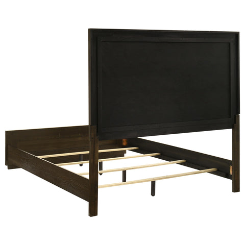 Fuller 4-piece Queen Bedroom Set Dark Oak