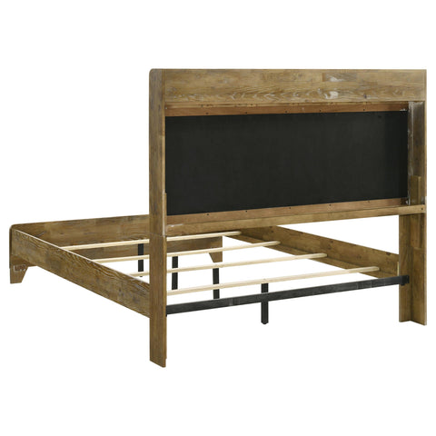 Lindenton 4-piece Eastern King Bedroom Set Medium Oak