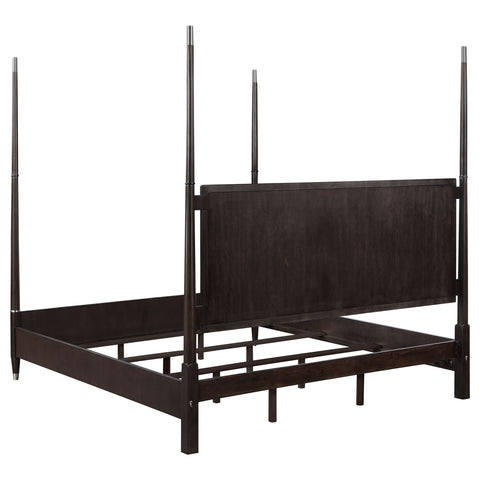 Felton Wood Queen Poster Bed BrownBrown