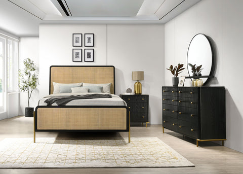 Elmcrest 4-piece Eastern King Bedroom Set Black and NaturalBlack / Natural