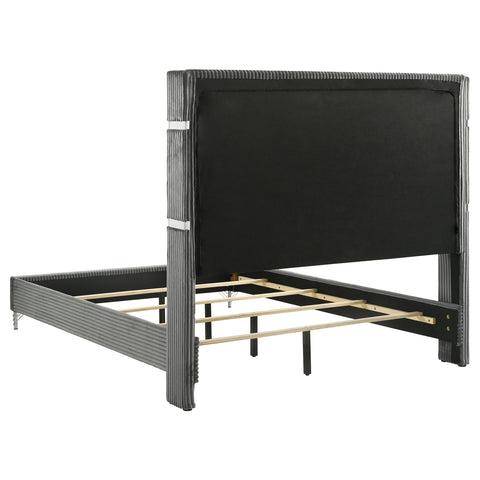 Jocelyn 4-piece Eastern King Bedroom Set Grey and BlackGrey / Black