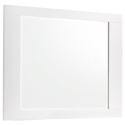 Dani 4-piece California King Bedroom Set White