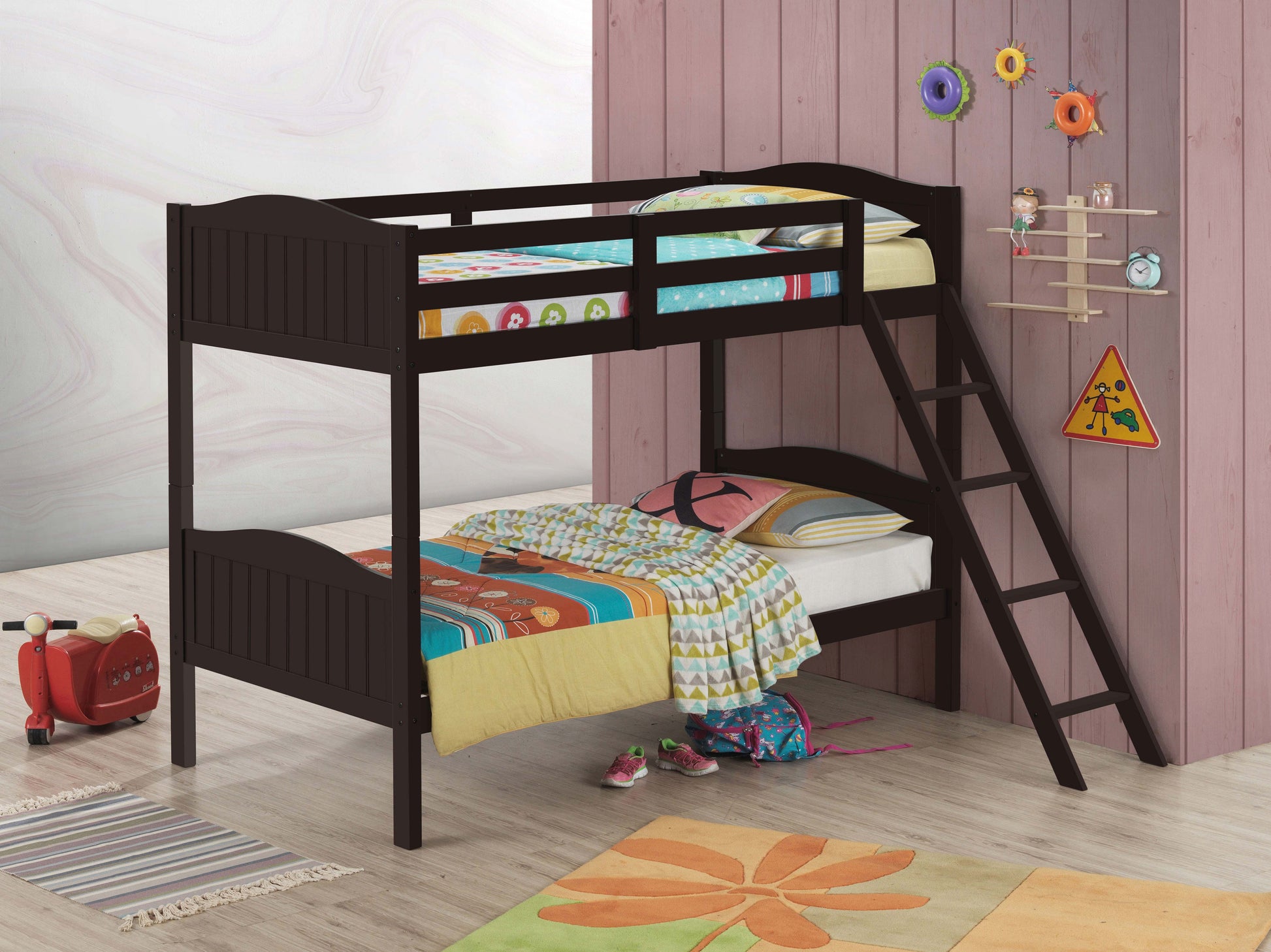 Twin / Twin Bunk Bed