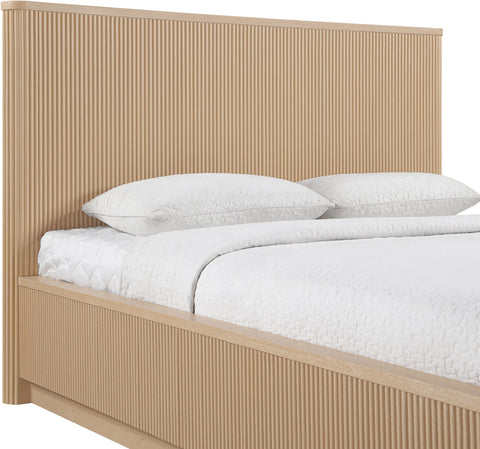 Linden Natural Solid Wood And Oak Veneer Queen Bed, 1 Piece