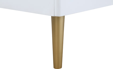Darcy White Wood Veneer Dresser, 1 Piece