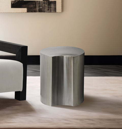 Linden Silver Iron End Table, 1 Piece (Style 3)