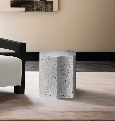 Linden White Iron End Table, 1 Piece (Style 2)