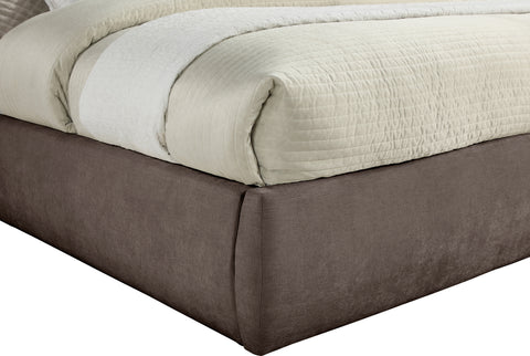 Amara Brown Chenille Fabric Upholstered King Bed, 1 Piece (Style 2)