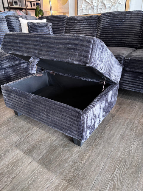 Maggie Sectional w/Storage Ottoman