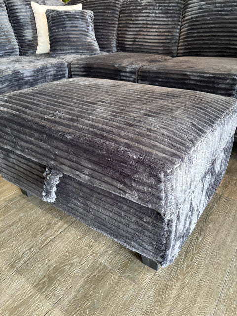 Maggie Sectional w/Storage Ottoman