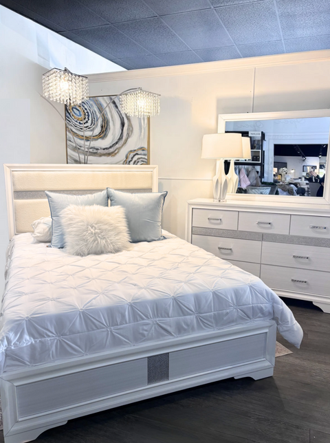 Olivia Queen Bedroom Set  Showroom Sample 3 Piece