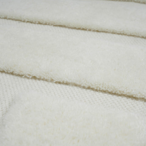 Discus White 5' x 8' Area Rug