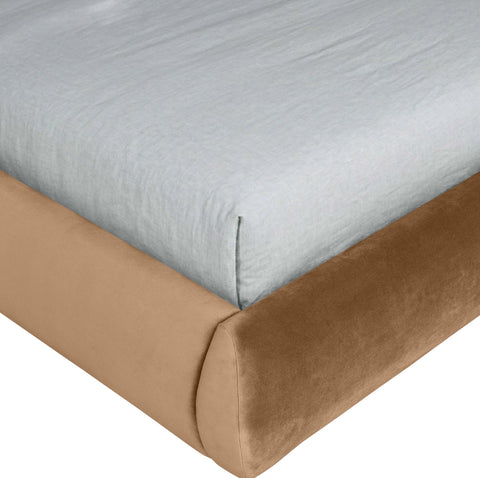 Indie Saddle Velvet Upholstered King Bed, 1 Piece (Style 2)