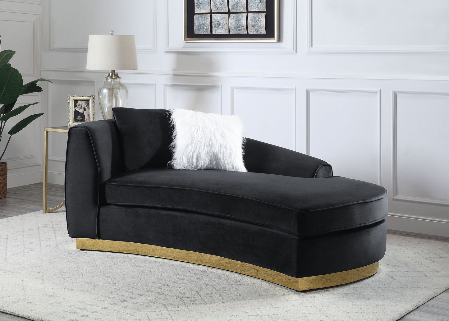 chaise w/2 pillows