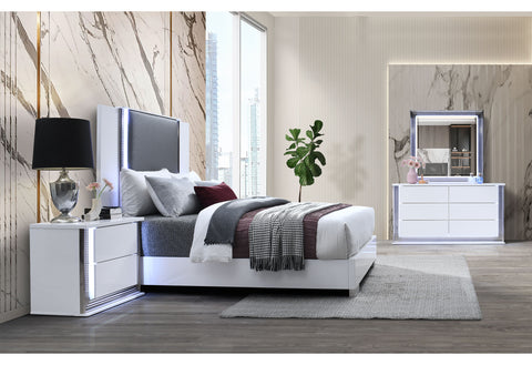 Abigail Smooth White Fully Slatted QUEEN BED GROUP FULLY SLATTED WITH VANITY SET
